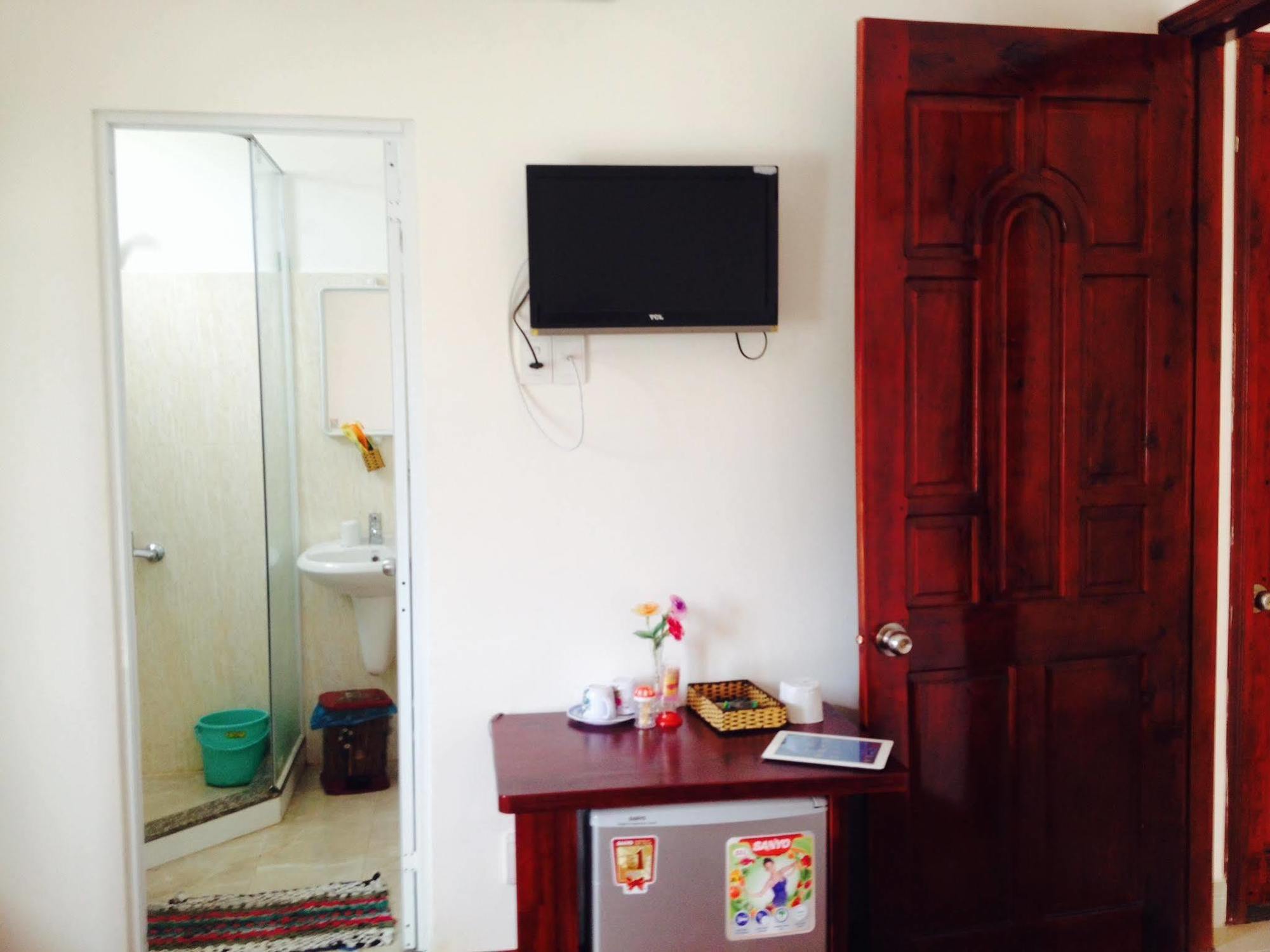 Phuong Dung Guesthouse Дуонг-Донг Экстерьер фото