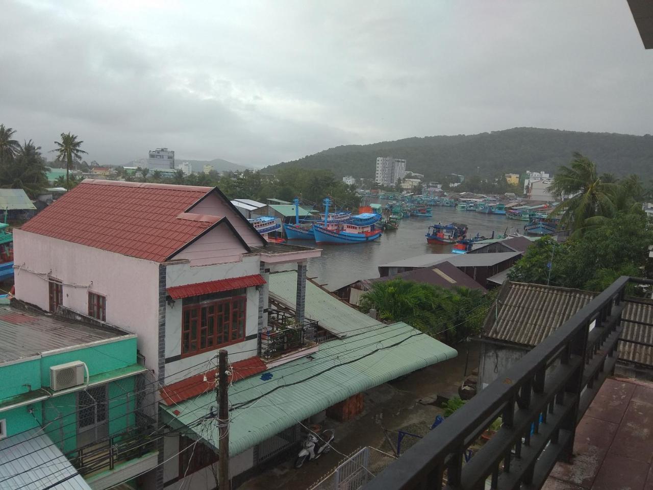 Phuong Dung Guesthouse Дуонг-Донг Экстерьер фото