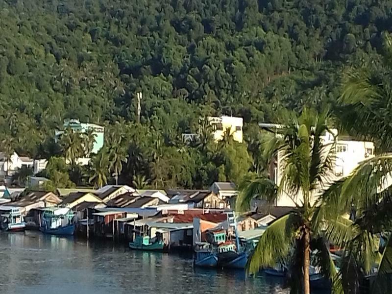 Phuong Dung Guesthouse Дуонг-Донг Экстерьер фото