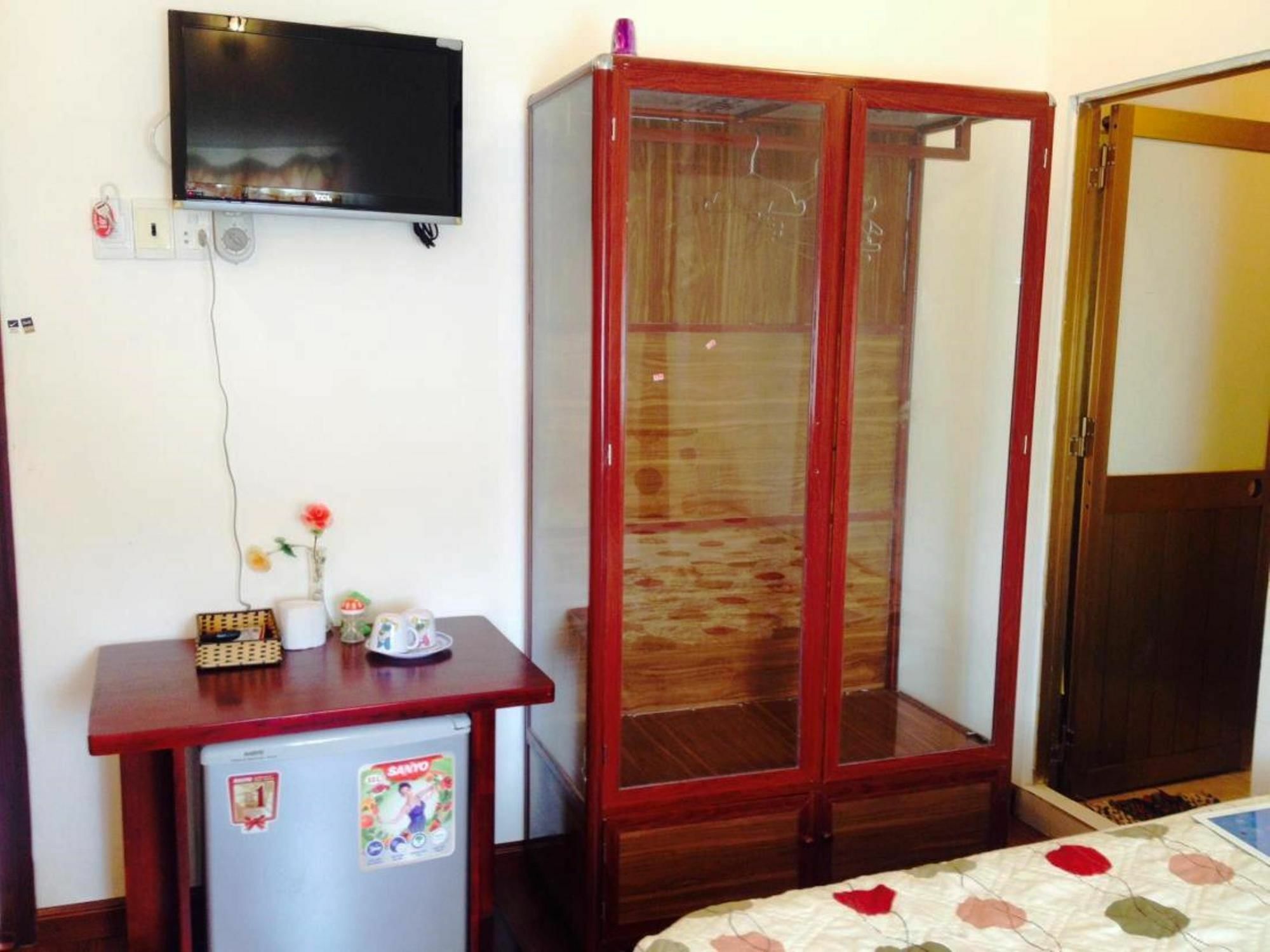 Phuong Dung Guesthouse Дуонг-Донг Экстерьер фото